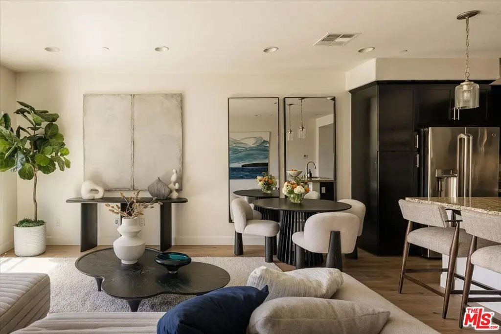 Condominium for sale at 628 Seabright Circle, Costa Mesa, CA featuring 2 beds and 3 baths