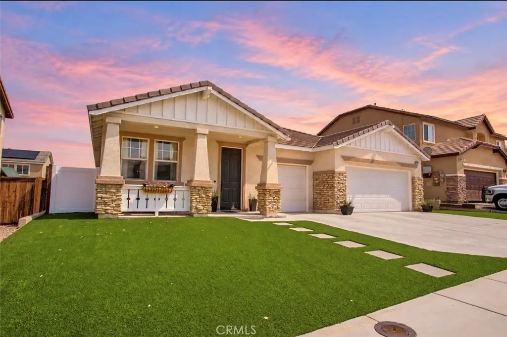 10645 Palomino Avenue, Hesperia, CA — listing photo 1