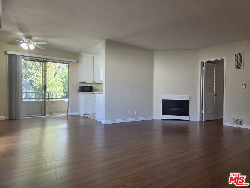 818 7th Street 1, Santa Monica, CA — listing photo 1
