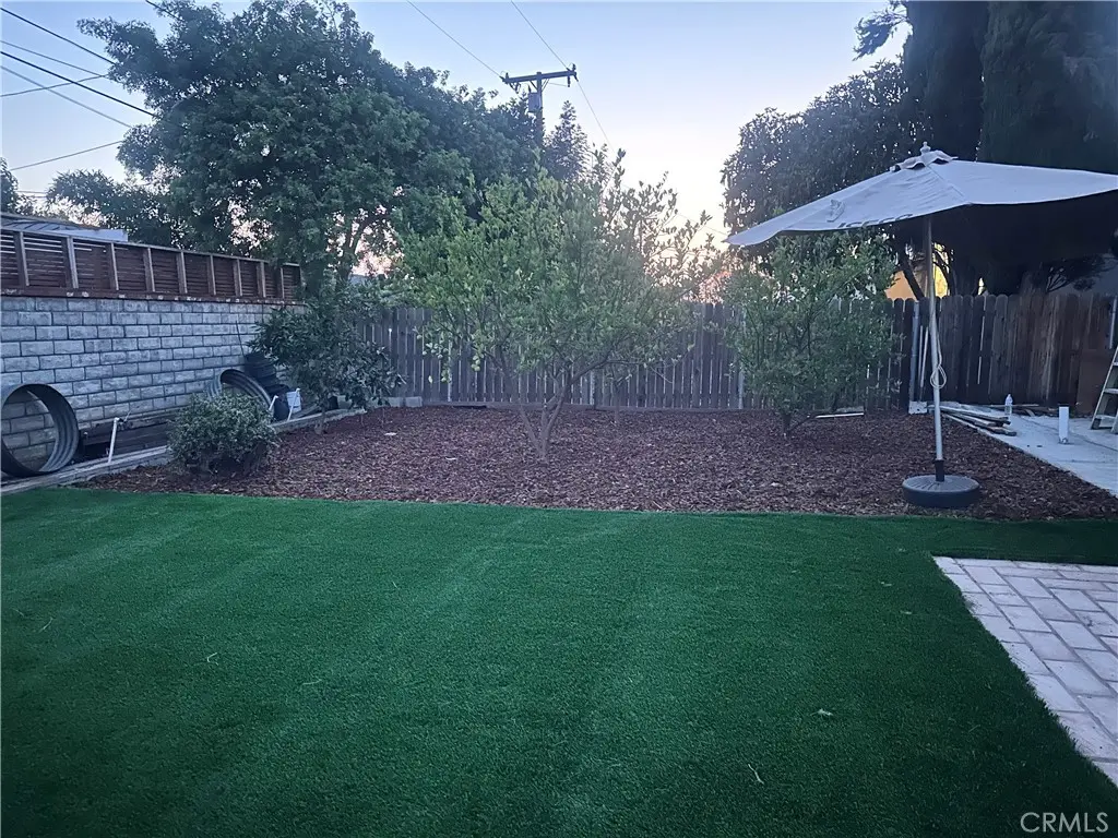 976 E Edgecomb B, Covina, CA — listing photo 1