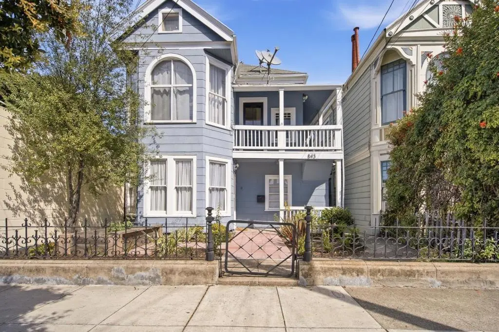 Duplex for sale at 843 Santa Clara Avenue, Alameda, CA