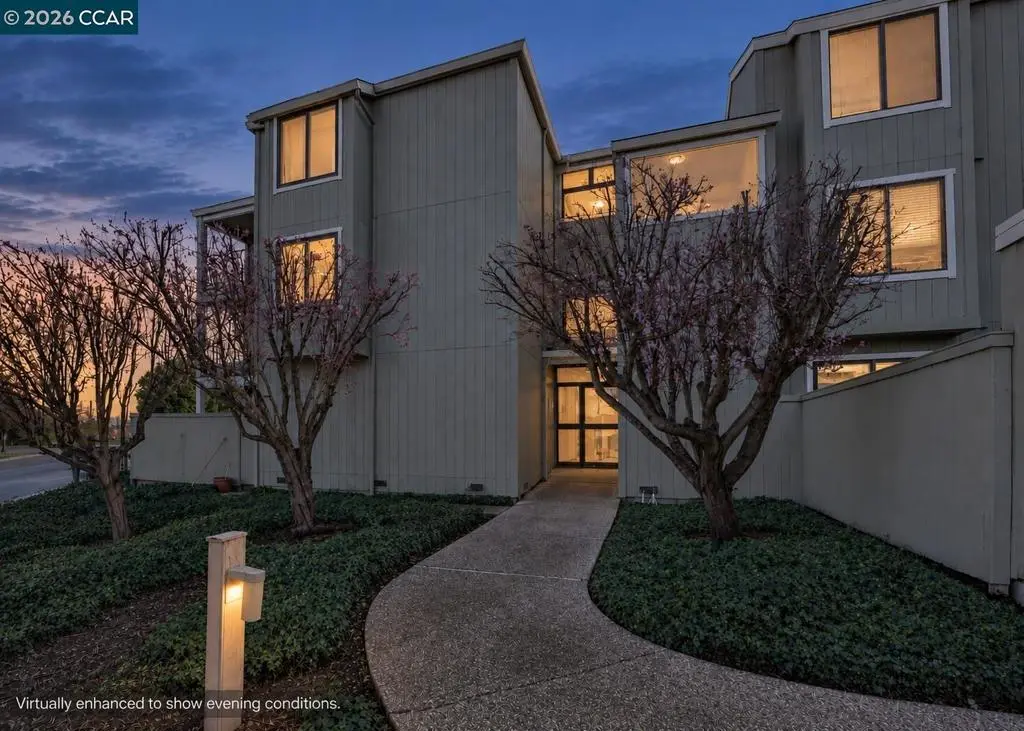 Condominium for rent at 2 Lakeview Ct, Novato, CA featuring 1 bed and 1 bath