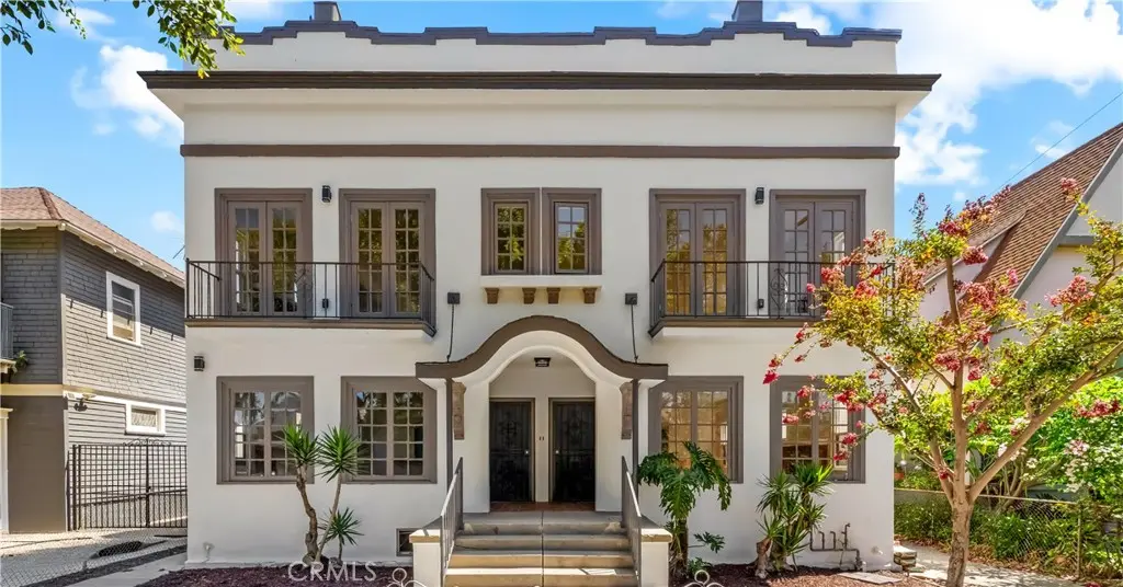 2220 Raymond, Los Angeles, CA — listing photo 1