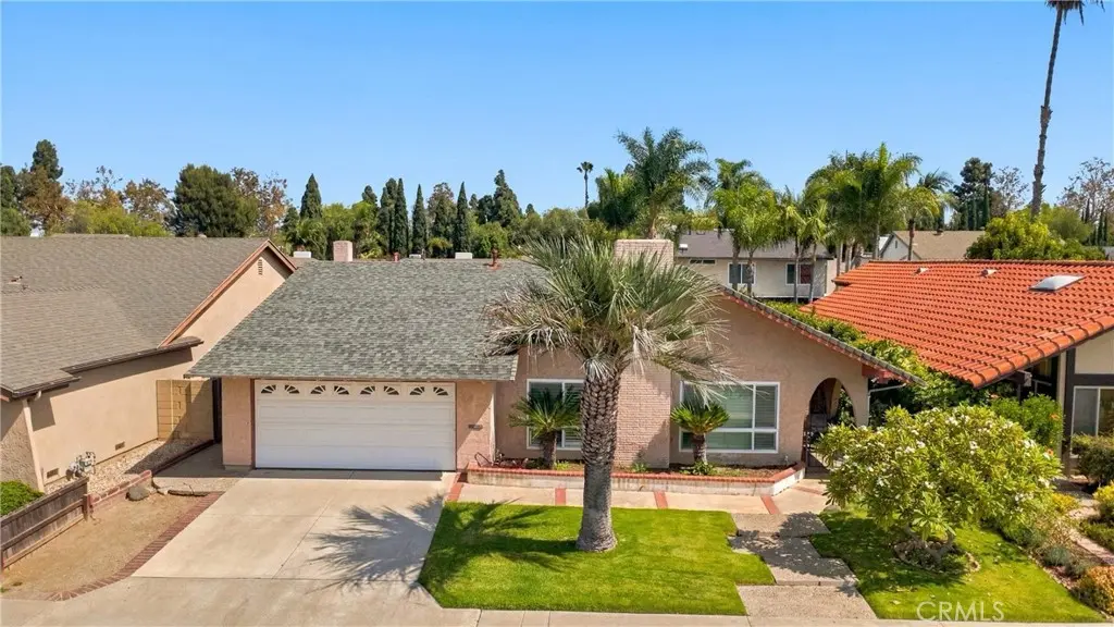 946 Goldenrod, Costa Mesa, CA — listing photo 1