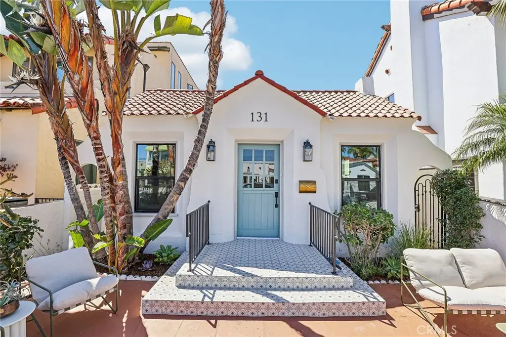 Single Family Residence for sale at 131 Santa Ana, Long Beach, CA featuring 2 beds and 1 bath