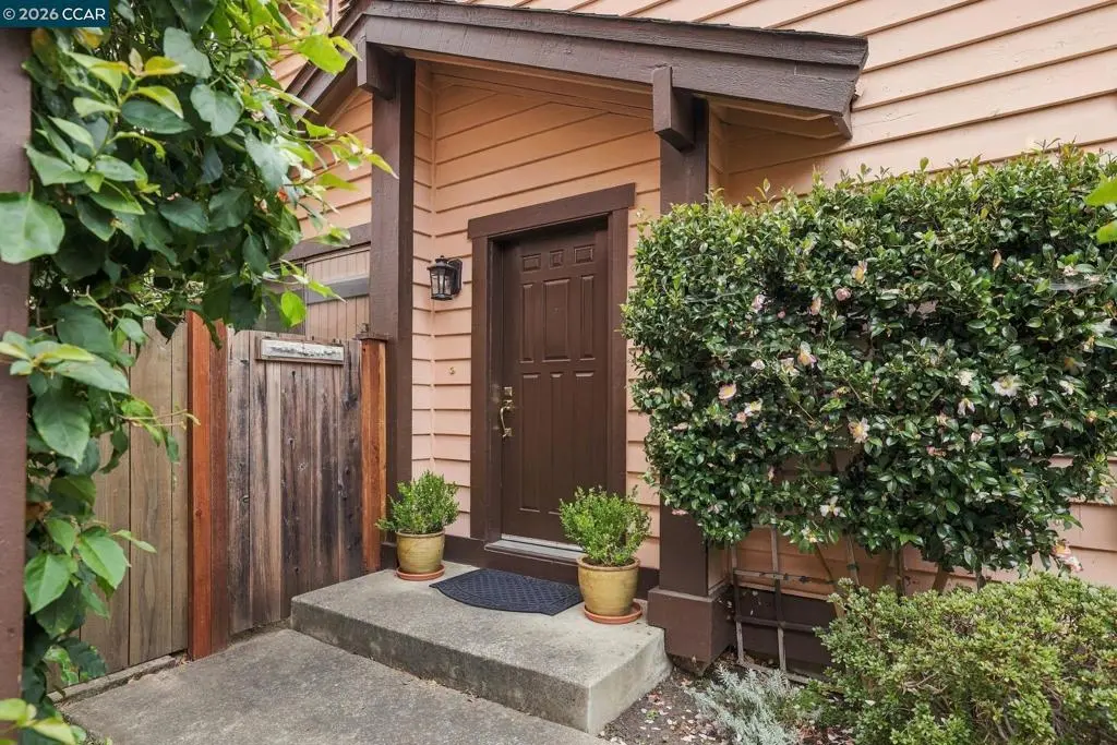 231 Charter Oak Cir, Walnut Creek, CA — listing photo 1