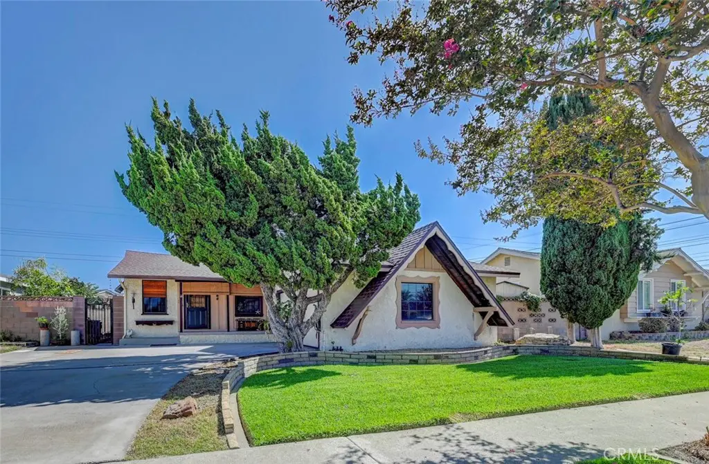 Single Family Residence for sale at 7660 El Chaco, Buena Park, CA featuring 3 beds and 2 baths