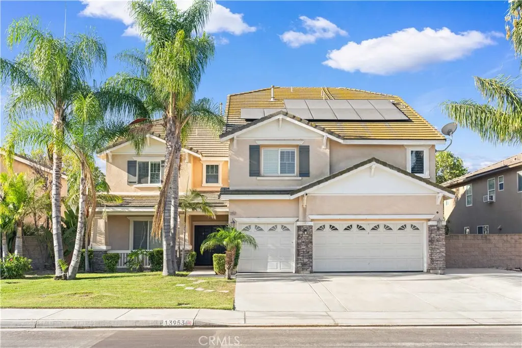 Residential Lease for rent at 13953 Ellis Park Trl, Eastvale, Riverside County, CA featuring 9 beds and 5 baths