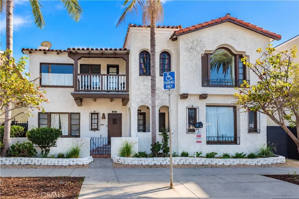 Apartment for rent at 1826 E 2nd, Long Beach, CA featuring 2 beds and 1 bath