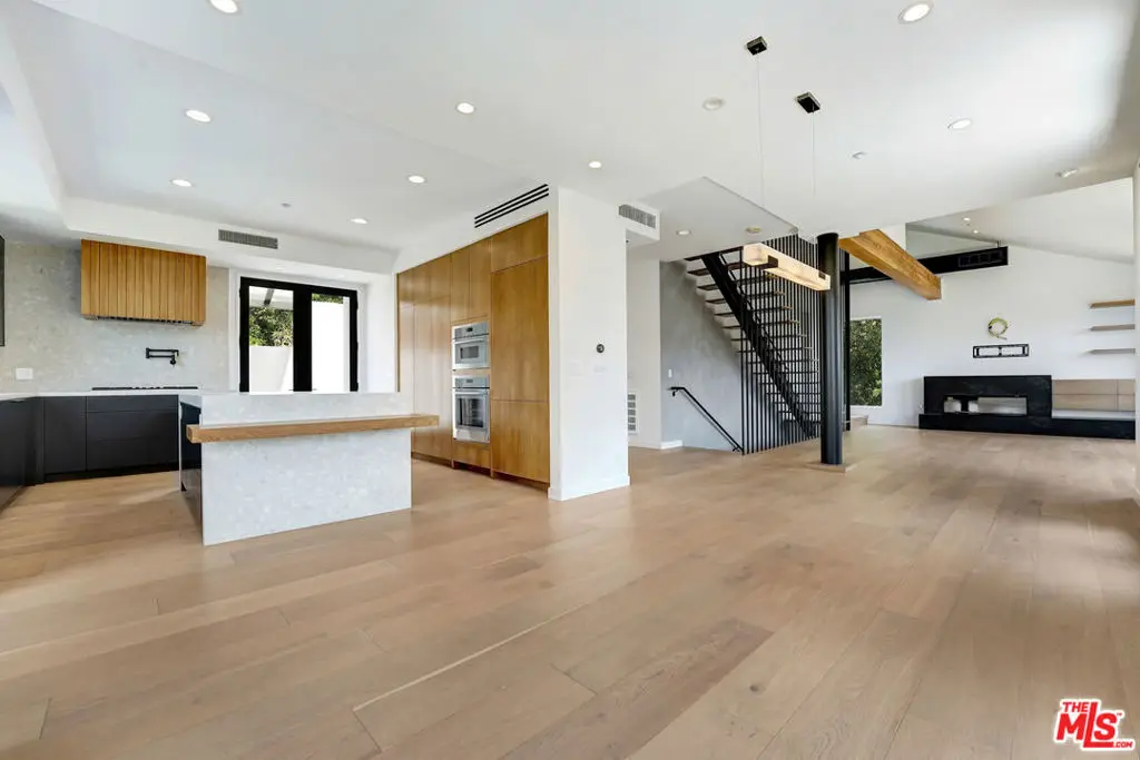 3761 Glenridge Drive, Sherman Oaks, CA — listing photo 1
