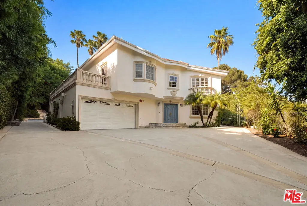 Single Family Residence for rent at 1109 Pine Drive, Beverly Hills, CA featuring 4 beds and 5 baths