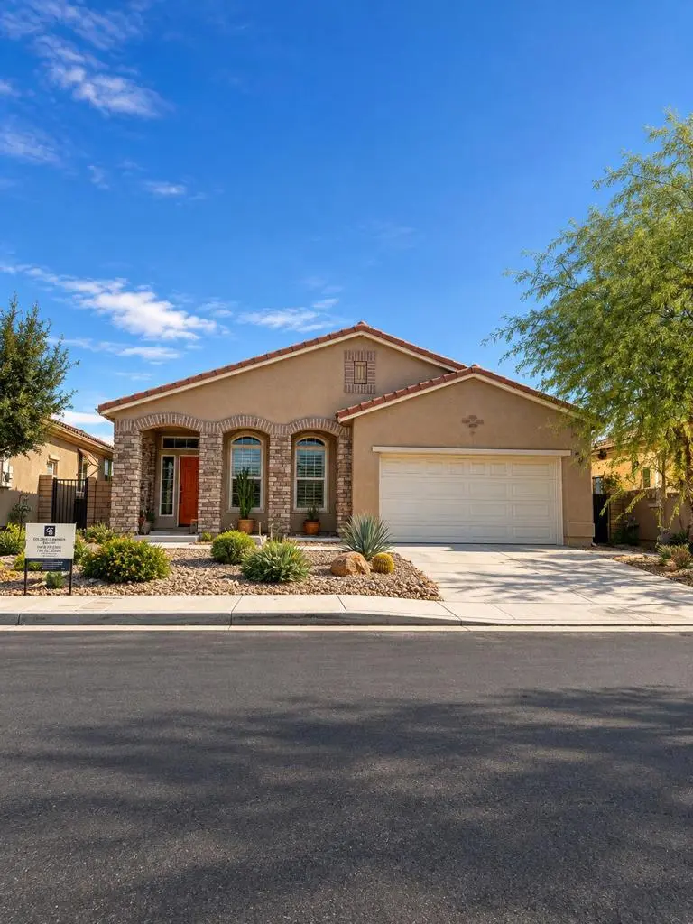 2667 Desert Breeze Way, Palm Springs, CA — listing photo 1