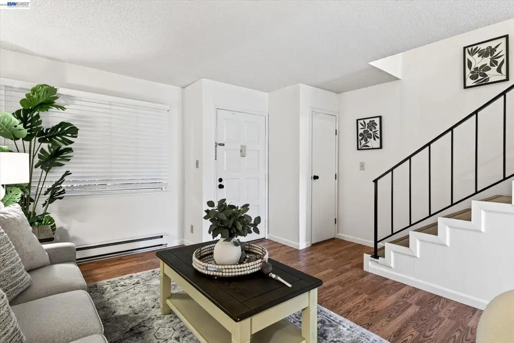 Condominium for sale at 2205 San Antonio Ave F, Alameda, CA featuring 2 beds and 2 baths