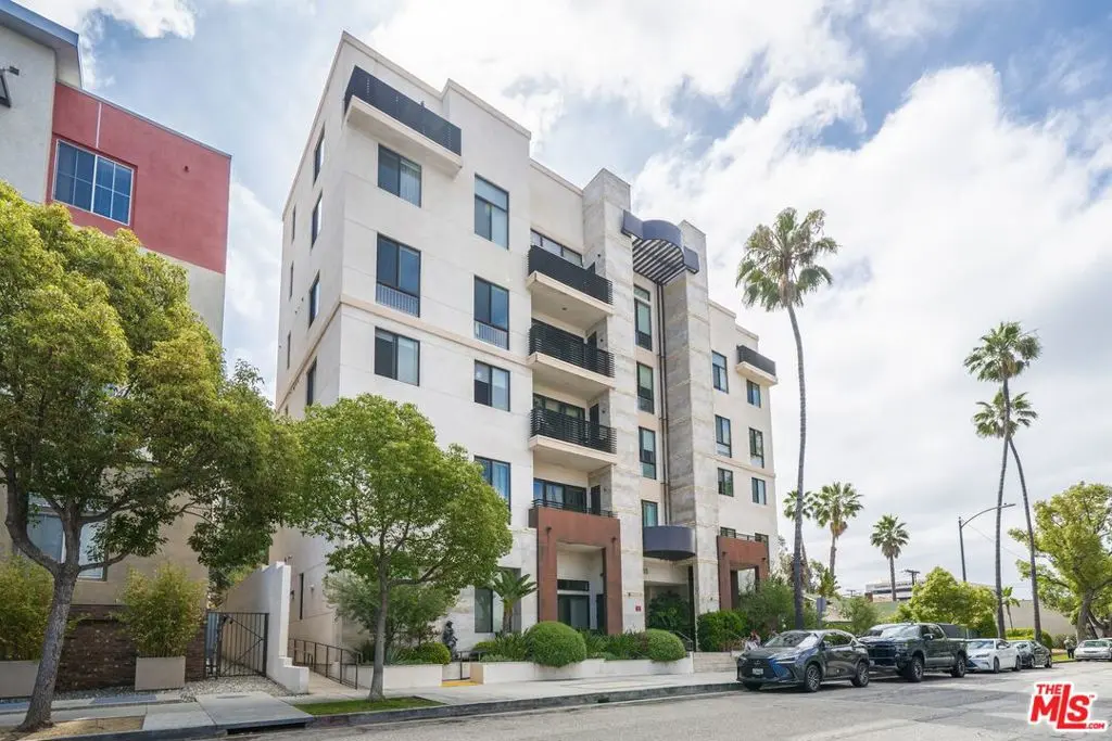 118 S Kenwood Street 105, Glendale, CA — listing photo 1
