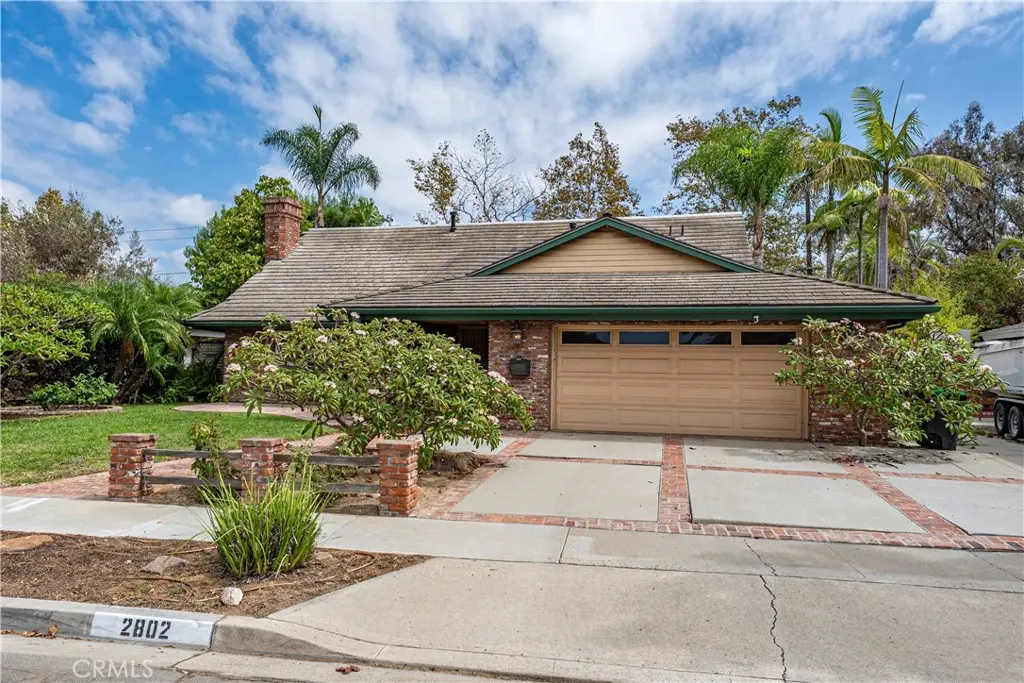Single Family Residence for rent at 2802 Shantar, Costa Mesa, CA featuring 4 beds and 3 baths