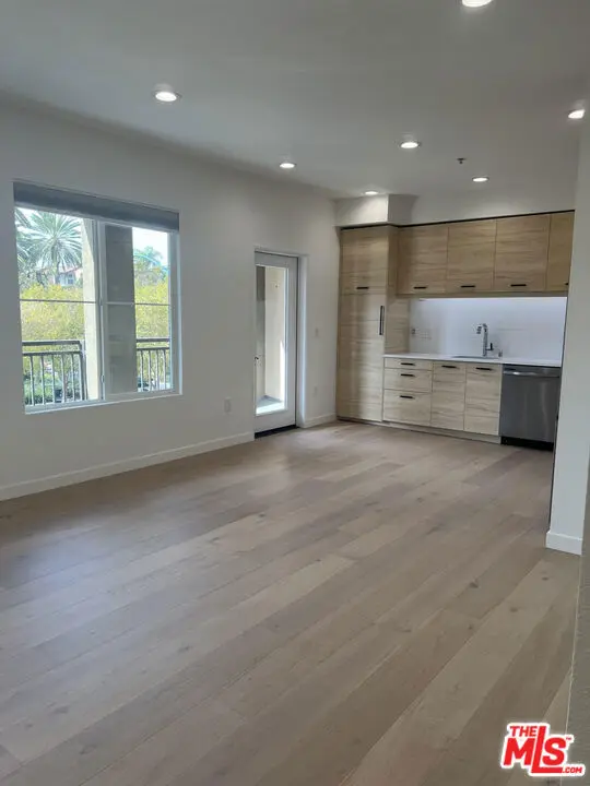 6020 Seabluff Drive 205, Playa Vista, CA — listing photo 1