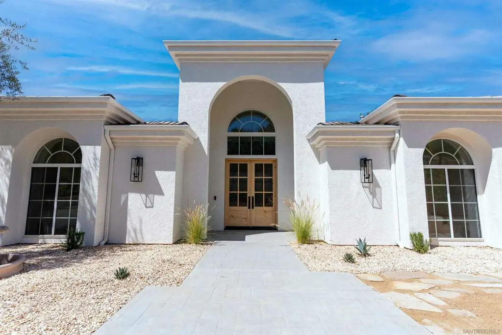 3068 Willow Heights Road, Fallbrook, CA — listing photo 1