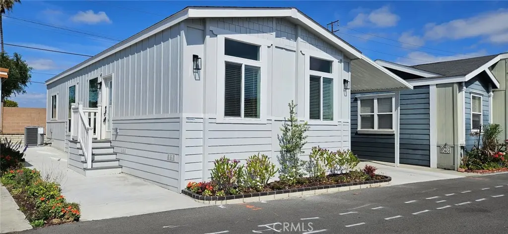 Manufactured In Park for sale at 15621 Beach Boulevard 19, Westminster, CA featuring 3 beds and 2 baths
