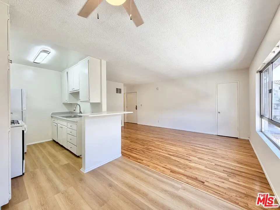Apartment for rent at 932 Wilcox Avenue 6, Los Angeles, CA featuring 1 bed and 1 bath