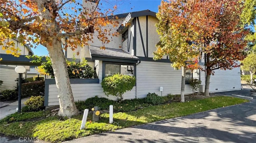 19231 Sherman Way 36, Los Angeles, CA — listing photo 1