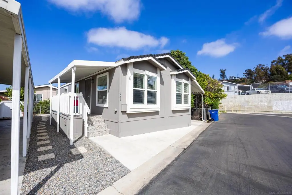 402 63rd St 250, San Diego, CA — listing photo 1