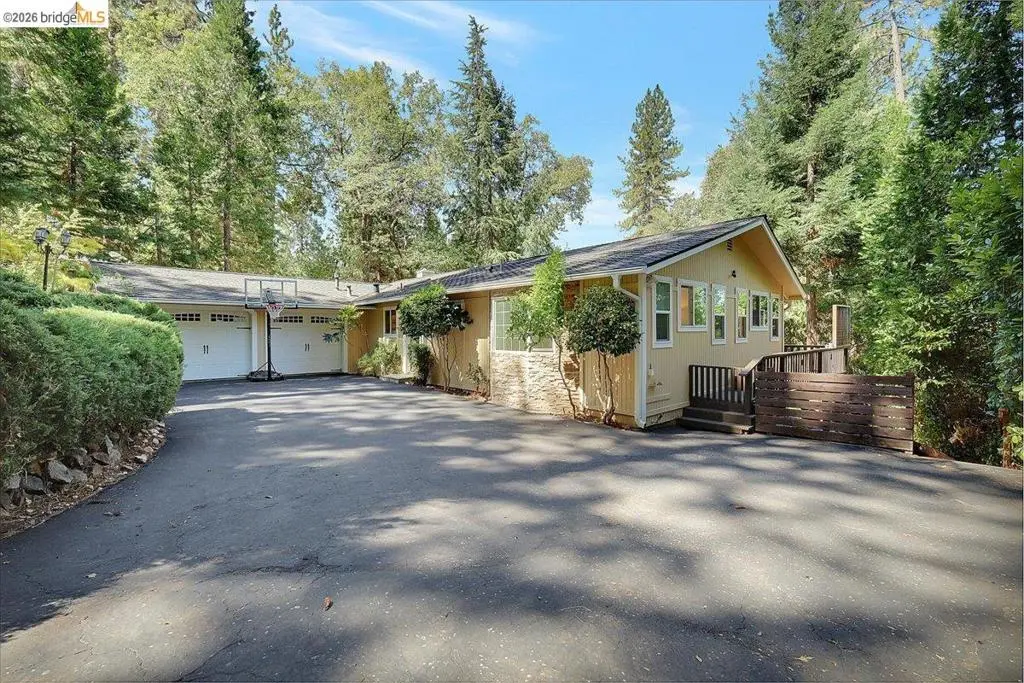Single Family Residence for sale at 14358 Plover Way, Grass Valley, CA featuring 3 beds and 2 baths