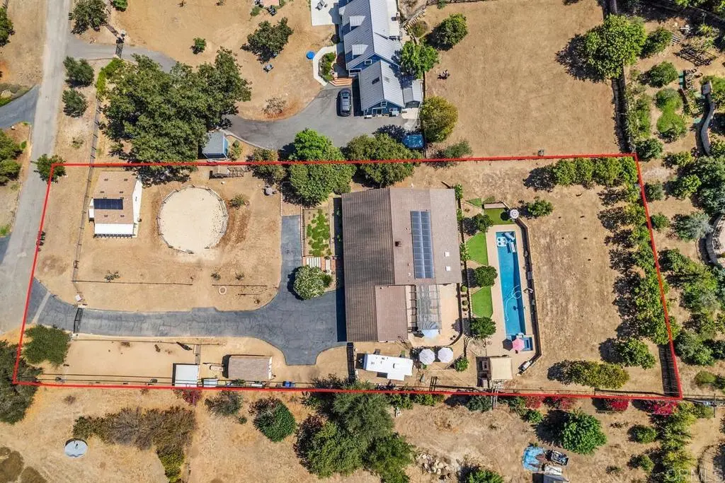 1905 Green Vista Lane, Fallbrook, CA — listing photo 1