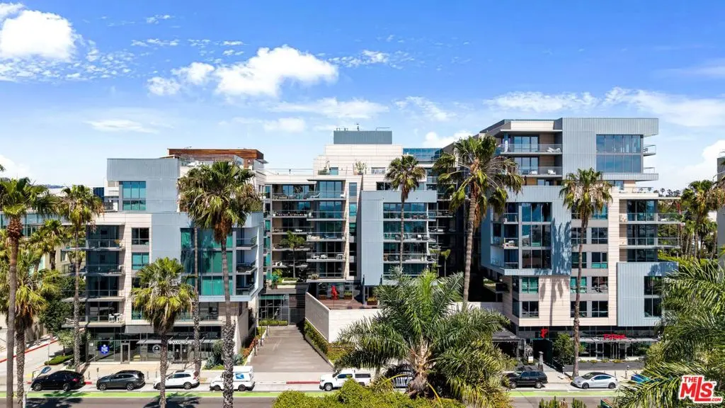 Condominium for rent at 1755 Ocean Avenue 303, Santa Monica, CA featuring 3 beds and 4 baths