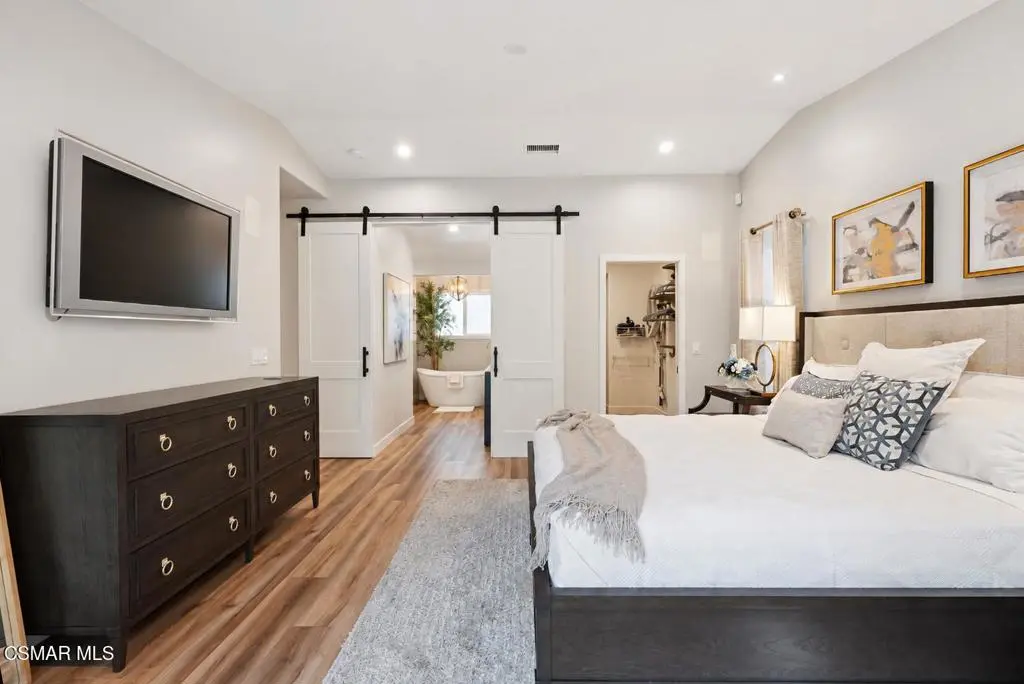 Manufactured On Land for rent at 17 Sherwood Drive, Westlake Village, CA featuring 2 beds and 2 baths