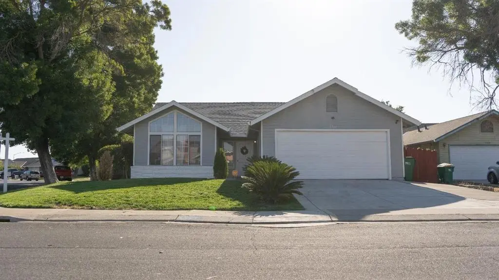 5761 Caribbean Circle, Stockton, CA — listing photo 1