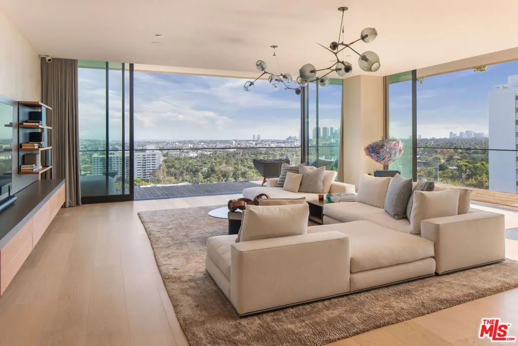 9040 W Sunset Boulevard 905, West Hollywood, CA — listing photo 1