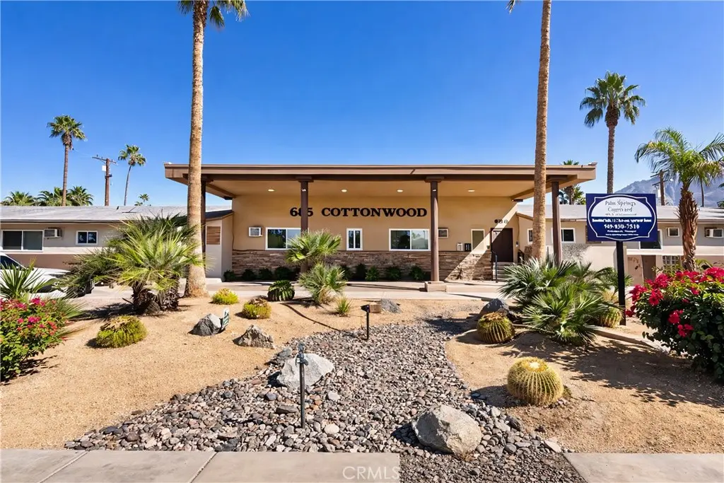 686 E Cottonwood G, Palm Springs, CA — listing photo 1