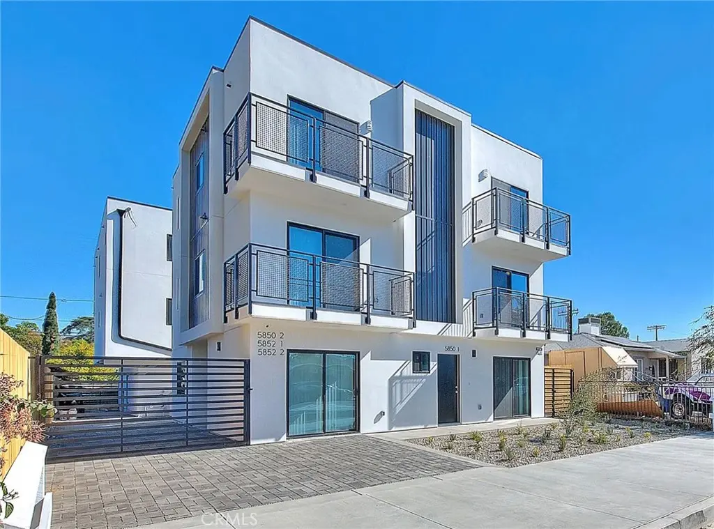 5852 Vineland 5852-2, North Hollywood, CA — listing photo 1