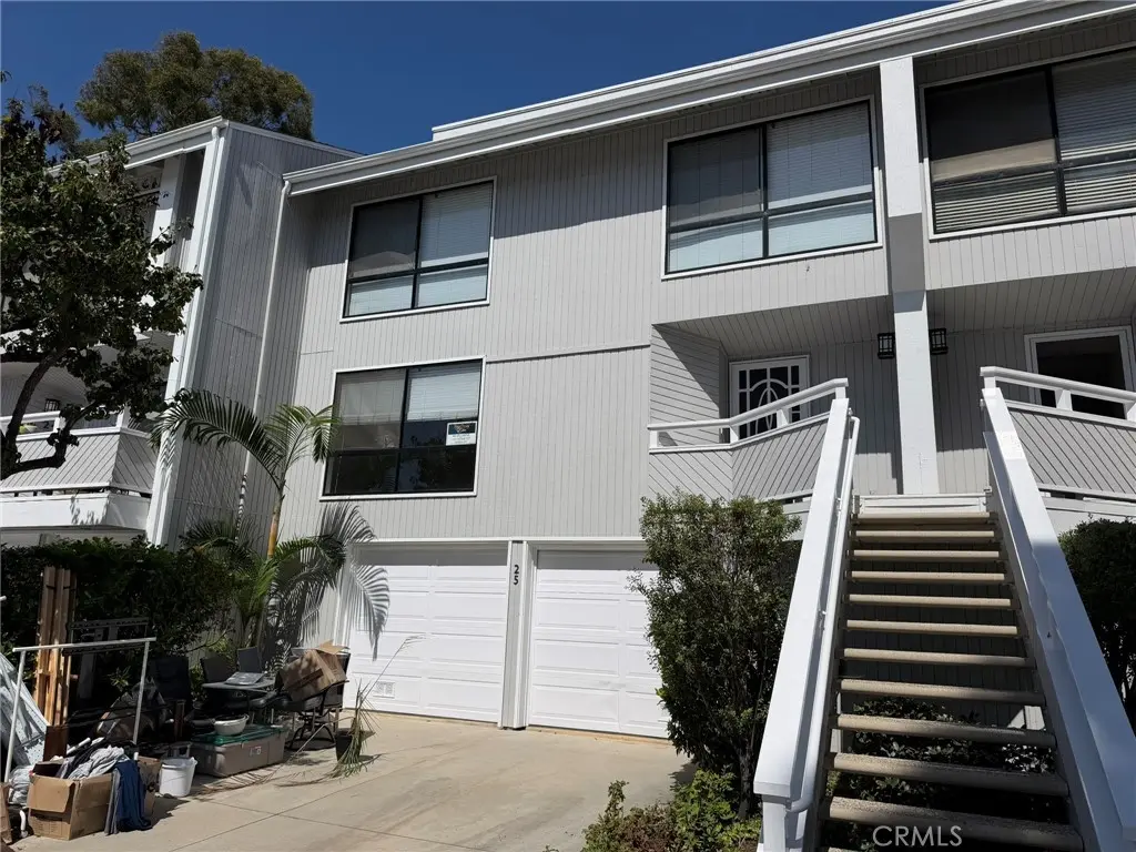 25 Escapade Court, Newport Beach, CA — listing photo 1