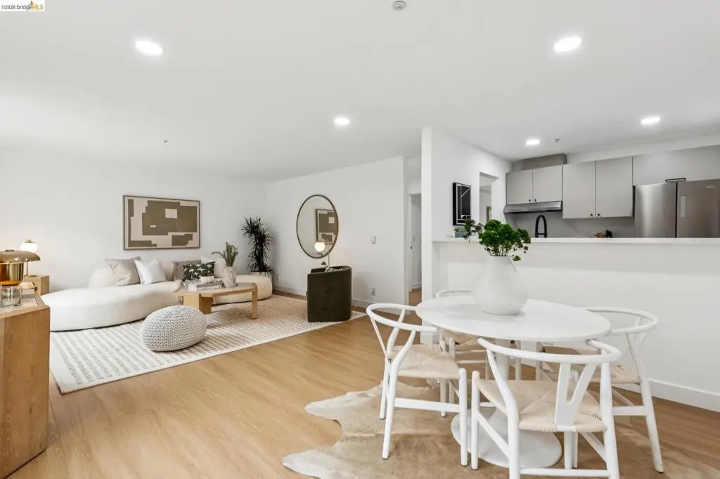 Condominium for sale at 2901 Macarthur Blvd 213, Oakland, CA featuring 2 beds and 1 bath
