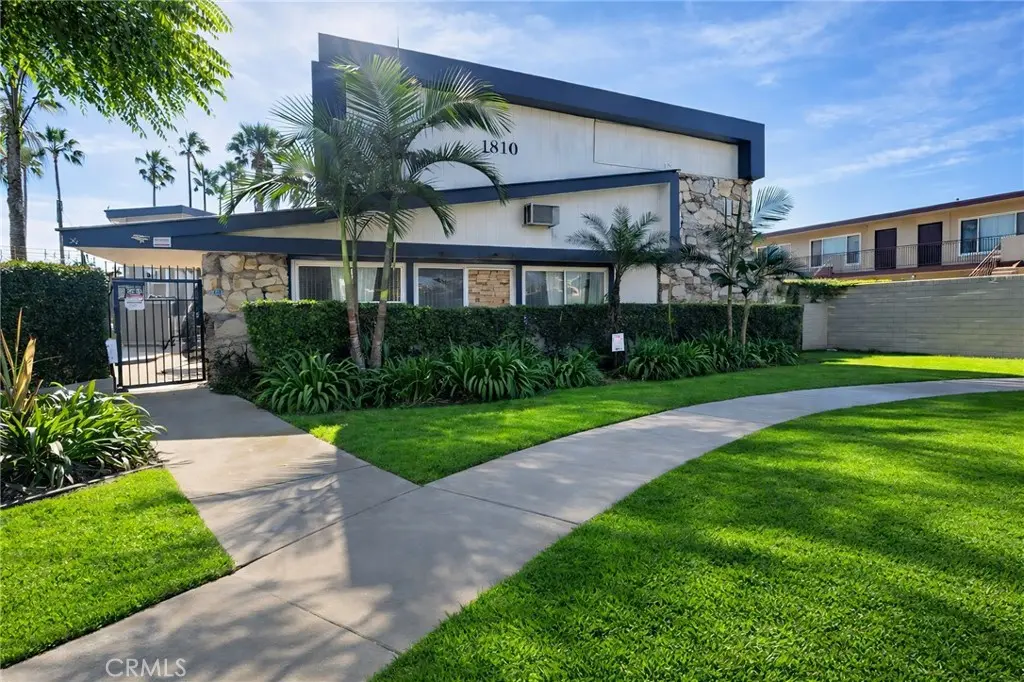 Apartment for rent at 1810 W Sallie 7, Anaheim, CA featuring 2 beds and 1 bath