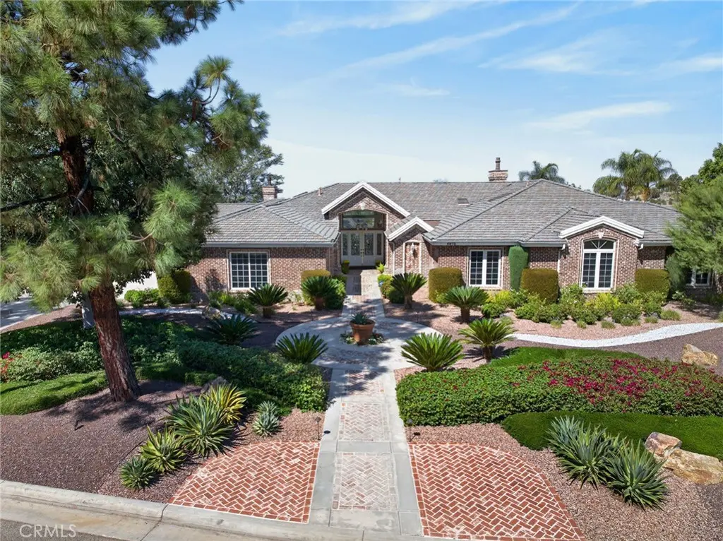 Single Family Residence for sale at 6872 Chartwell, Riverside, CA featuring 5 beds and 5 baths