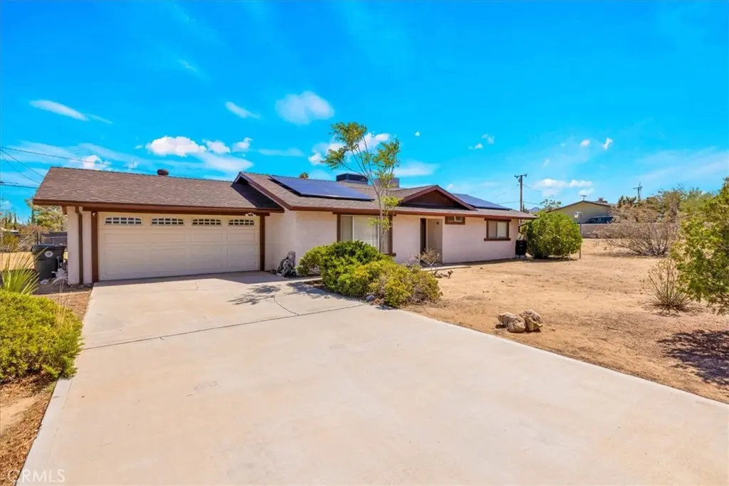 7433 Frontera Avenue, Yucca Valley, CA — listing photo 1