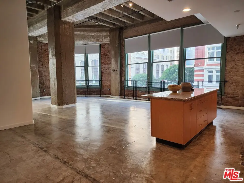 Condominium for rent at 711 S Olive Street 505, Los Angeles, CA featuring 2 beds and 3 baths