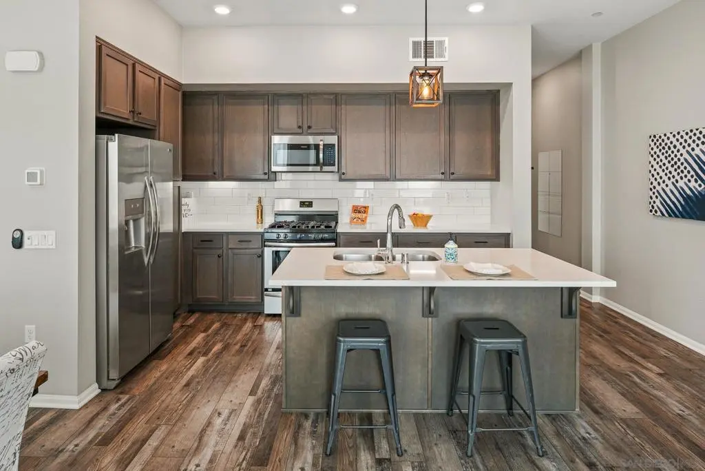 Condominium for sale at 2045 Mindoro Ln 2, Chula Vista, CA featuring 2 beds and 3 baths