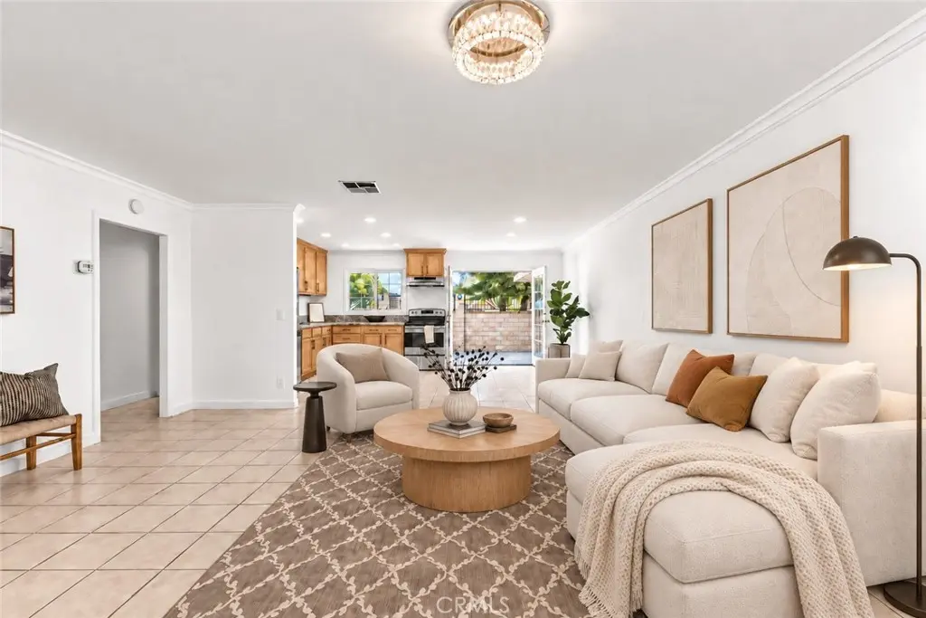 Townhouse for sale at 23455 El Reposa, Aliso Viejo, CA featuring 3 beds and 2 baths