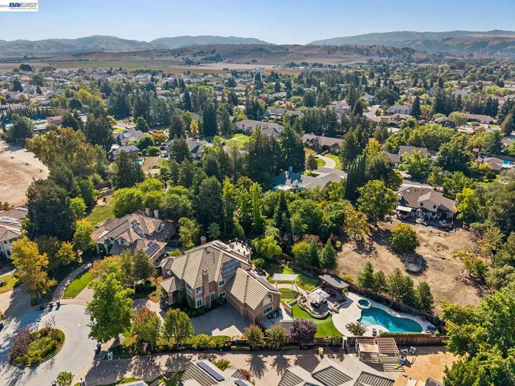 Single Family Residence for sale at 2391 Gamay Common, Livermore, CA featuring 4 beds and 5 baths