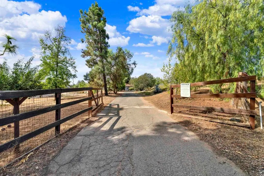 20119 Para Siempre Vis, Ramona, CA — listing photo 1