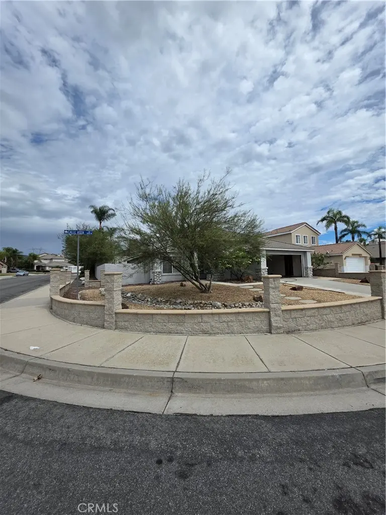 Single Family Residence for rent at 2874 W Calle Vista, Rialto, CA featuring 4 beds and 2 baths