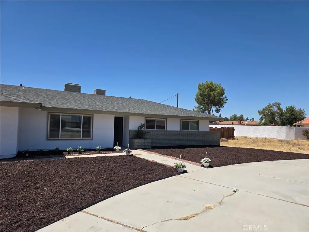 14376 Flathead, Apple Valley, CA — listing photo 1