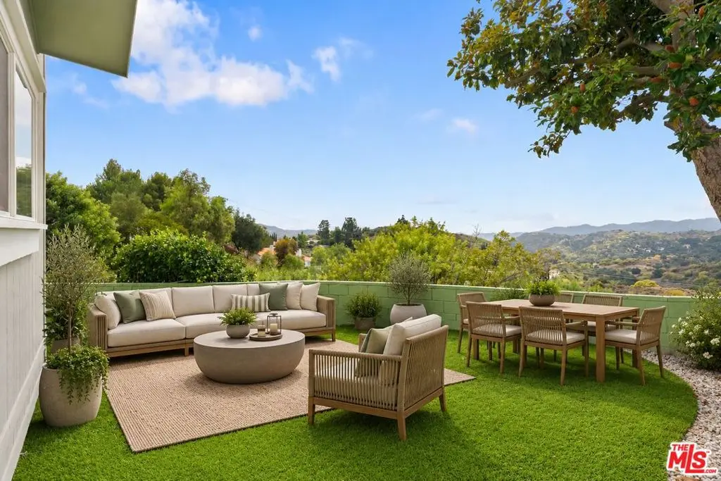 133 Pueblo Lane, Topanga, CA — listing photo 1