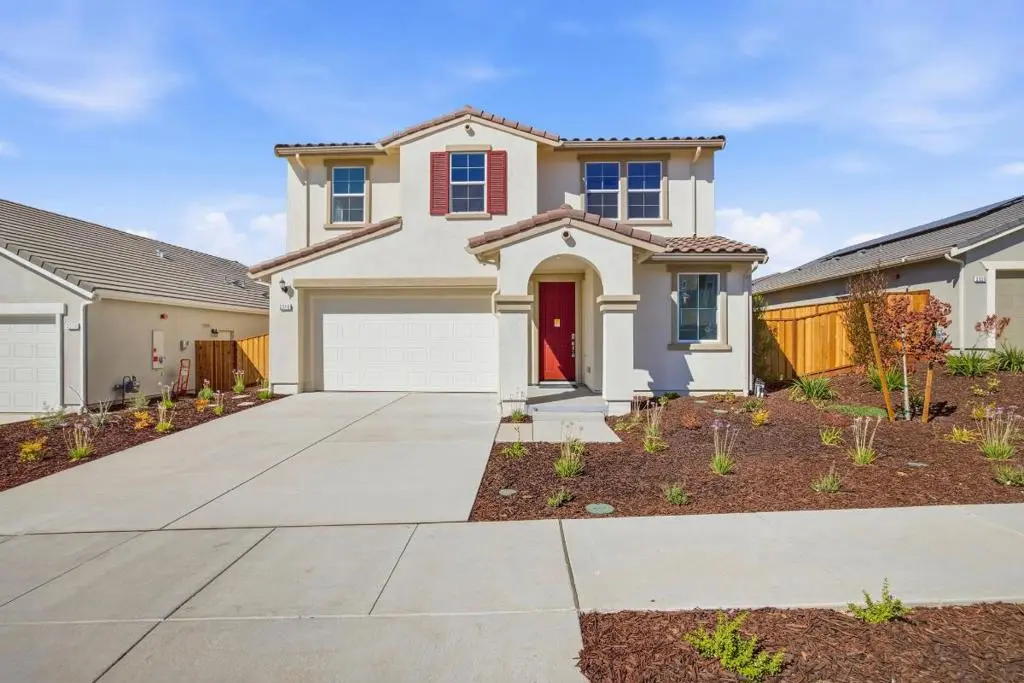 2010 Peony Street, Hollister, CA — listing photo 1