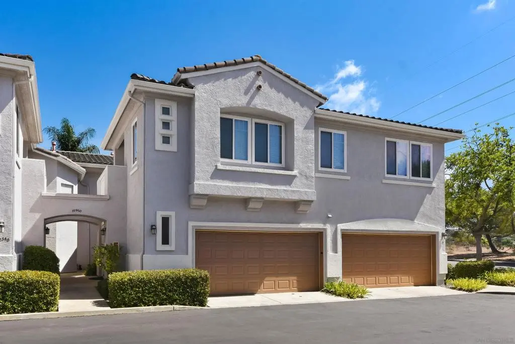 10950 Ivy Hill Dr 4, San Diego, CA — listing photo 1