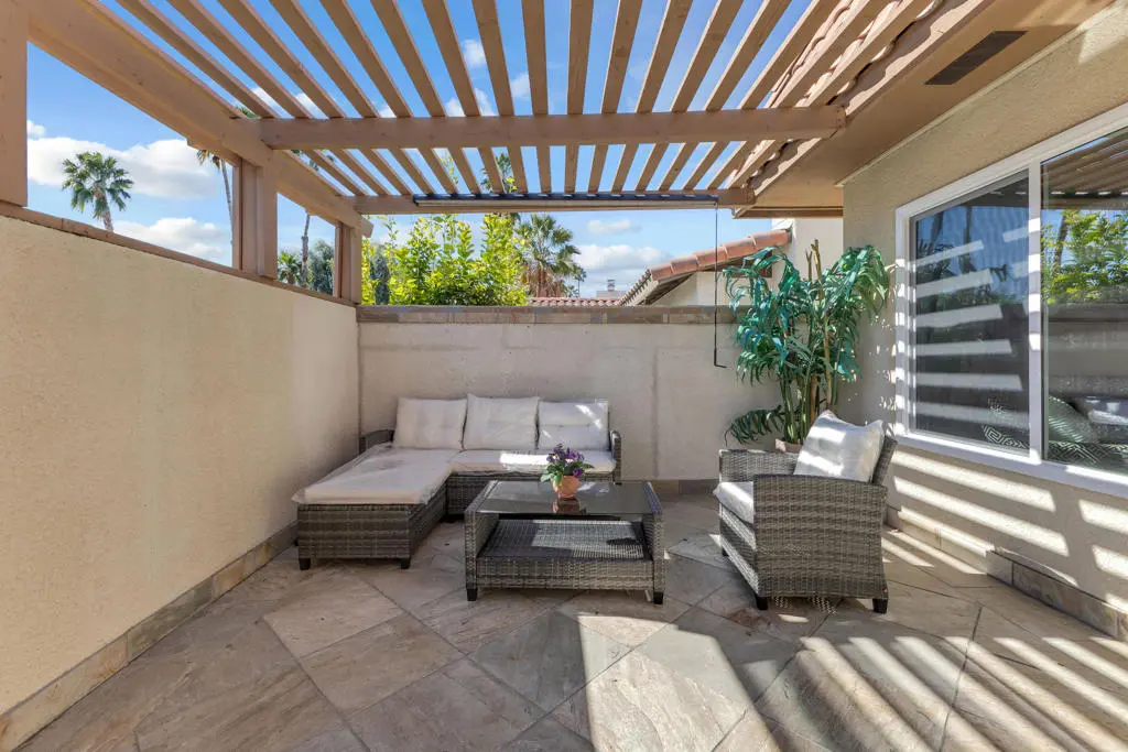 Residential Lease for rent at 75250 Vista Huerto, Palm Desert, Riverside County, CA featuring 3 beds and 2 baths