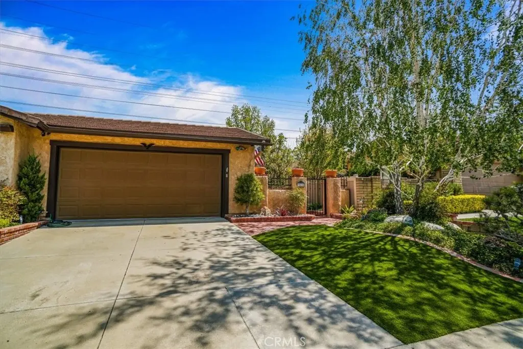 25628 Alicante, Valencia, CA — listing photo 1